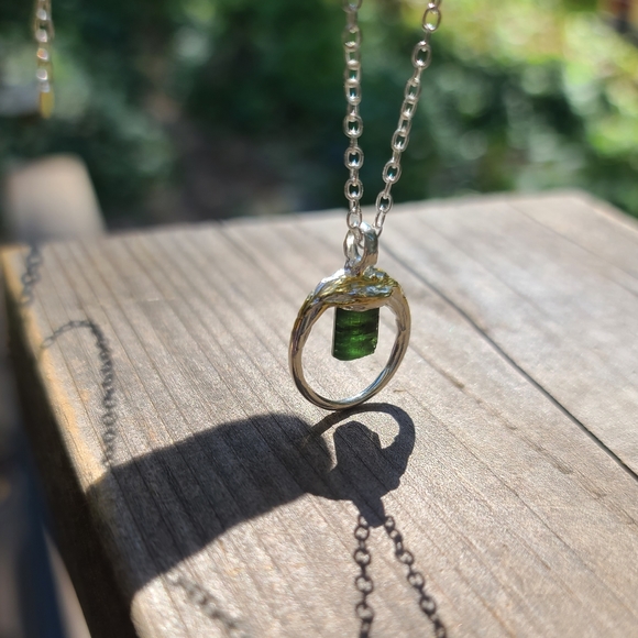 Green Tourmaline pillar sterling & gold necklace 18" - Picture 4 of 10
